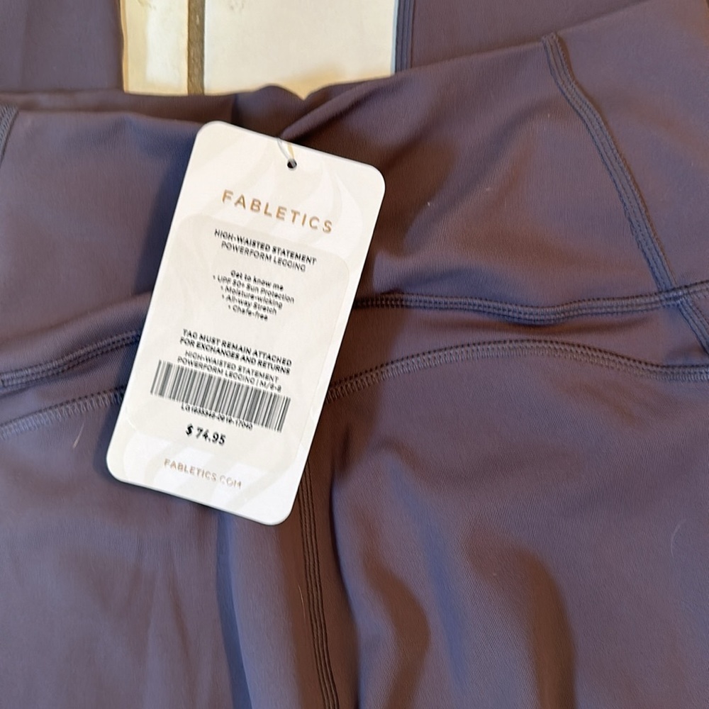 Fableticss statement powerform legging. - Picture 4 of 5